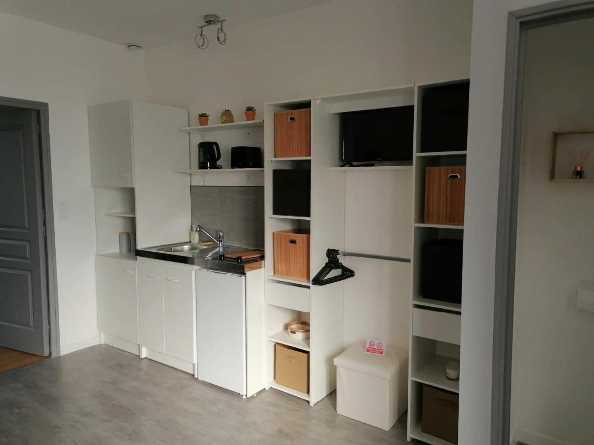 Charmant F2 Noyant Exterior photo
